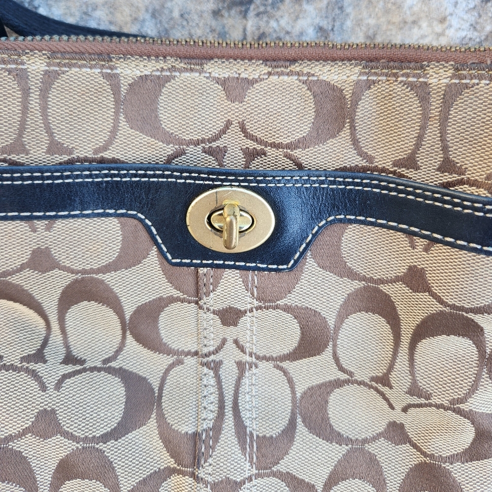 Coach Signature C Penelope Crossbody Purse Bag - Picture 3 of 9